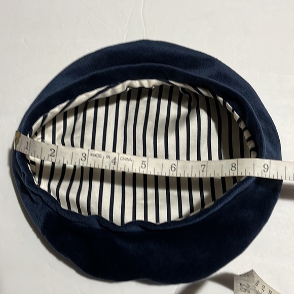 House of MacGregor | Velvet Beret Hat - Picture 6 of 6